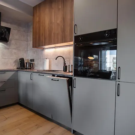 Jezyk-exclusive Free Parking * Poznań