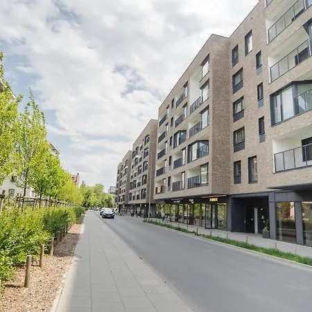 Jezyk-exclusive Free Parking