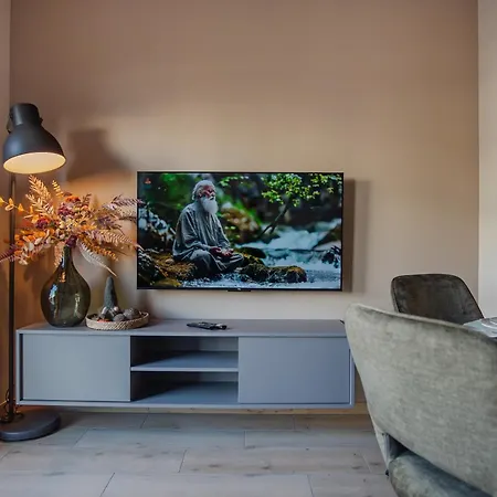 Jezyk-exclusive Free Parking