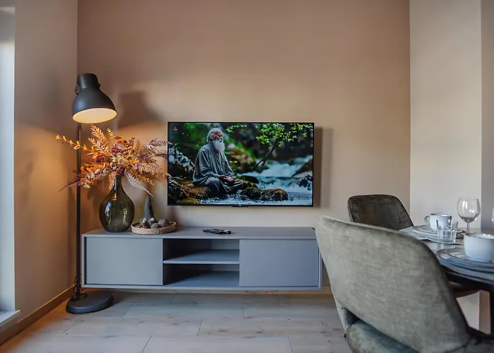 Jezyk-exclusive Free Parking